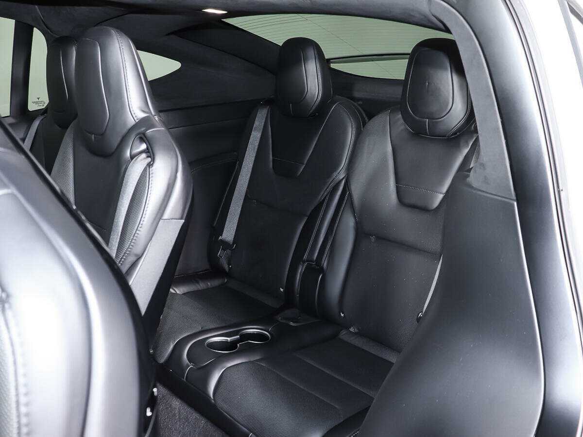 Tesla Model X 2016 года с пробегом. Фото: #9