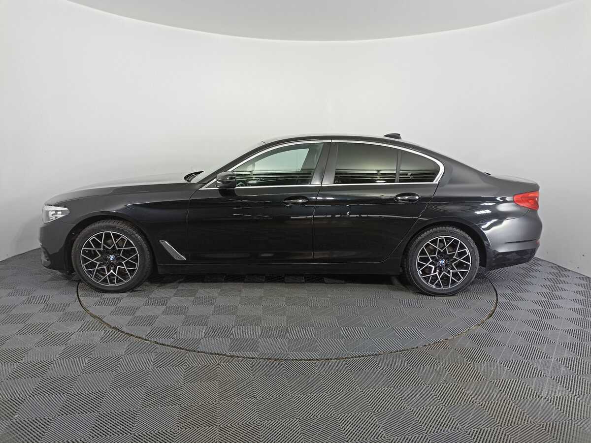 BMW 5 серии 2018 года с пробегом. Фото: #6