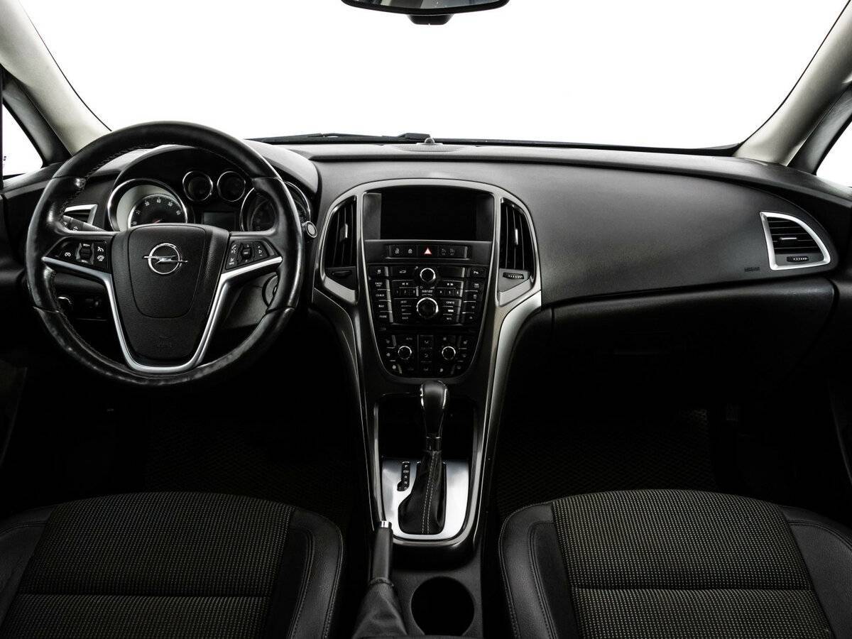 Opel Astra 2012 года с пробегом. Фото: #7