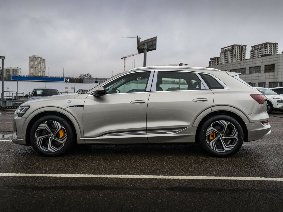 Audi e-tron 2023 года с пробегом. Фото: #9