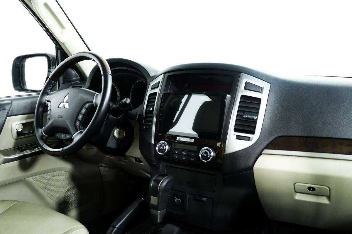 Mitsubishi Pajero 2019 года с пробегом. Фото: #8