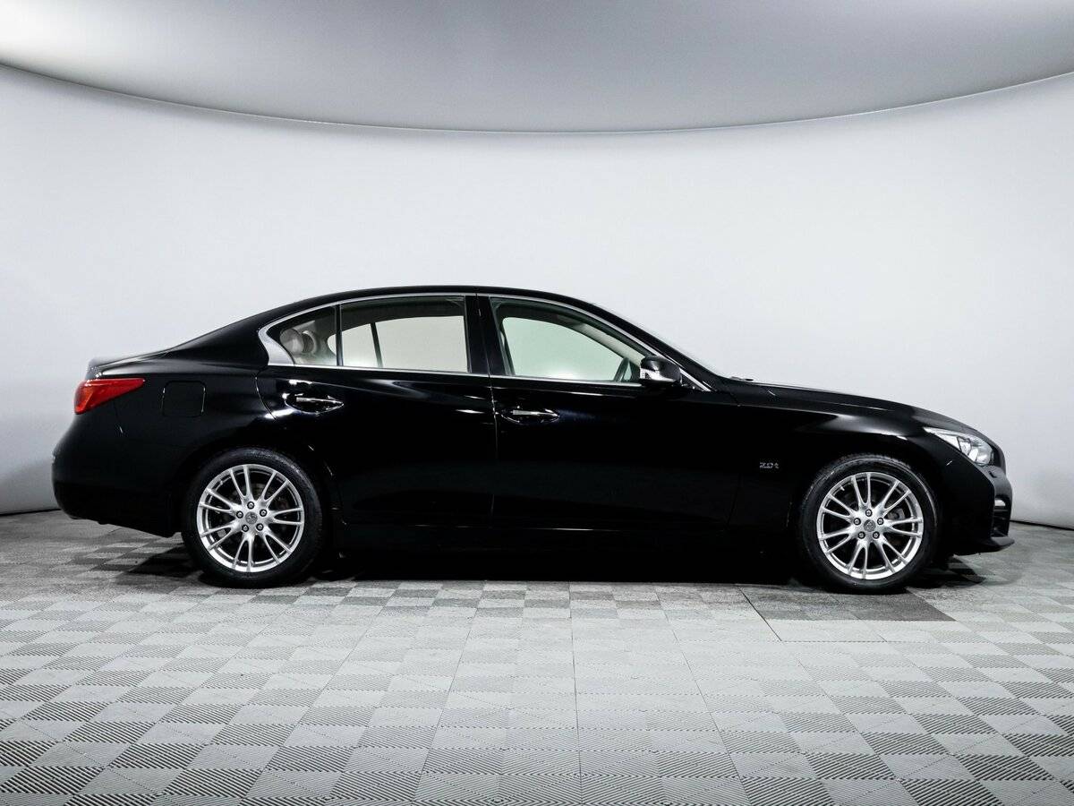 Infiniti Q50 2014 года с пробегом. Фото: #3
