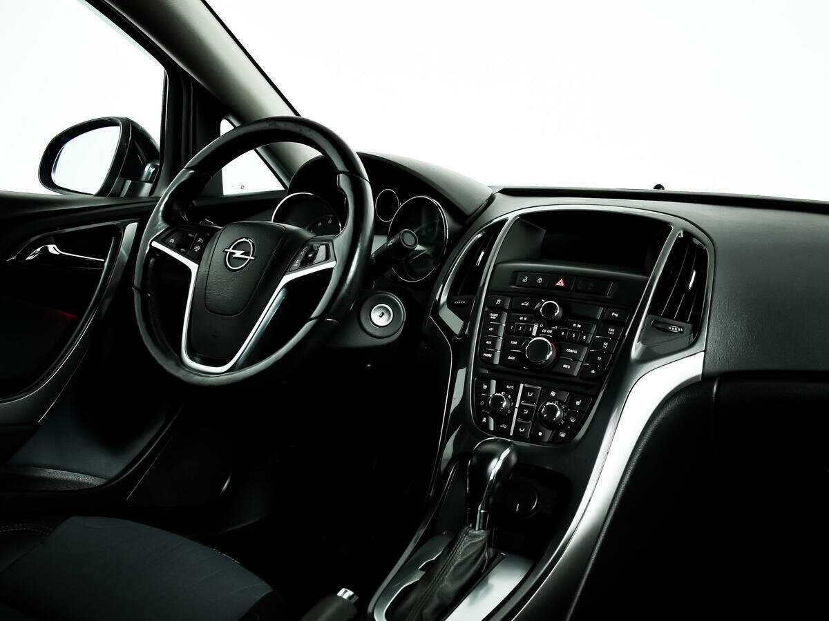 Opel Astra 2013 года с пробегом. Фото: #8