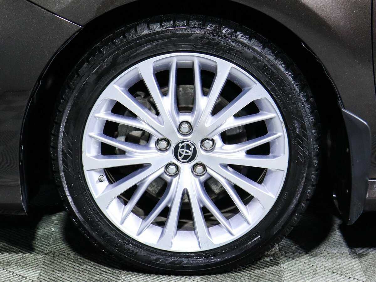 Toyota Camry 2018 года с пробегом. Фото: #11