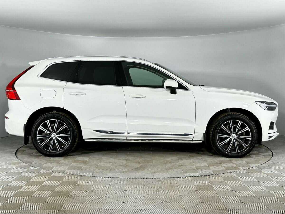 Volvo XC60 2021 года с пробегом. Фото: #4