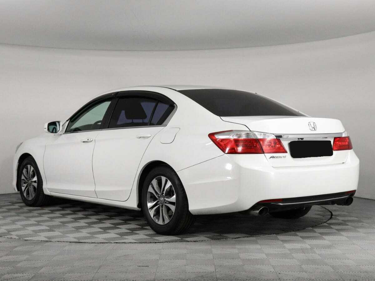 Honda Accord 2013 года с пробегом. Фото: #4