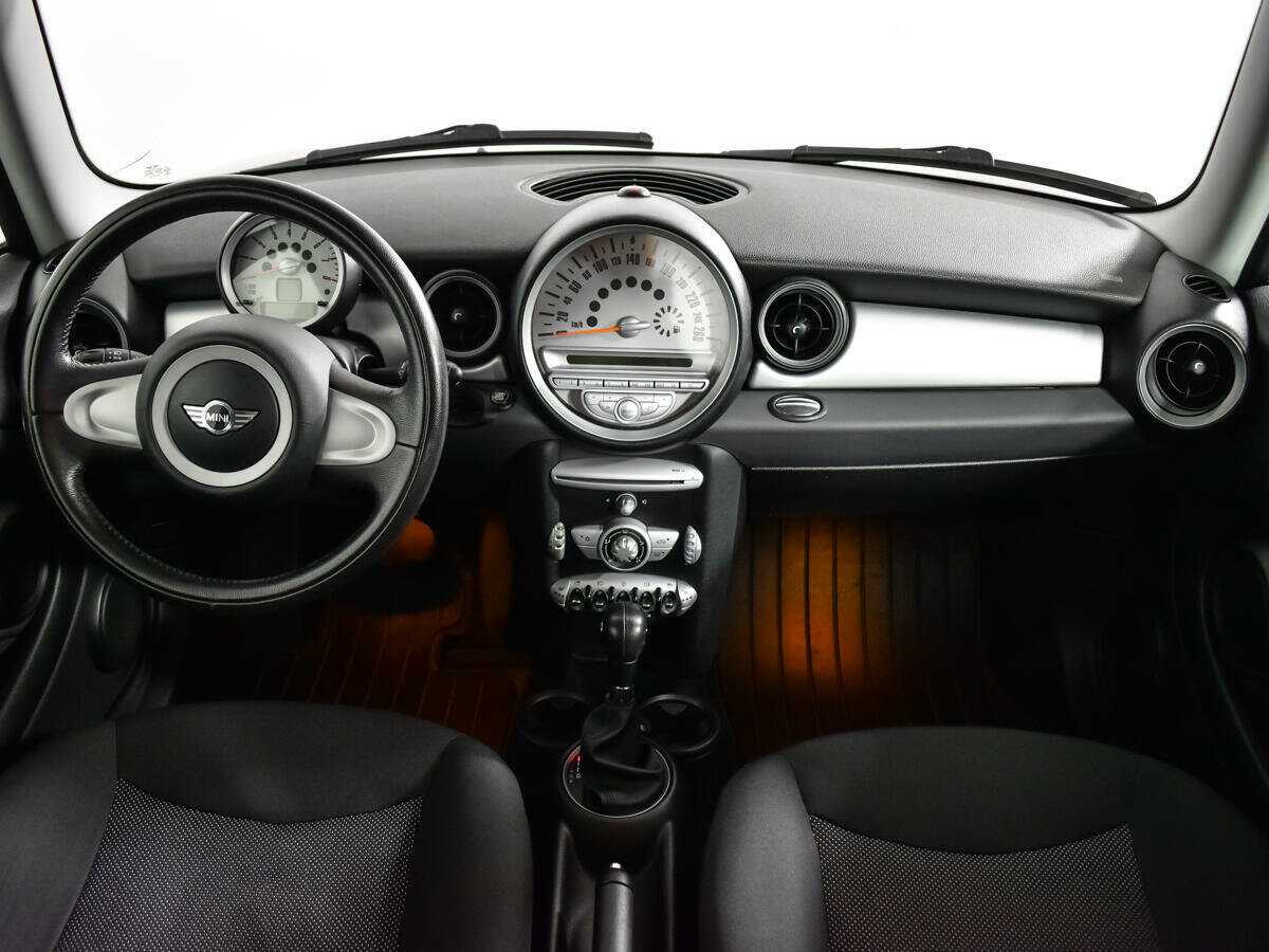 Mini Hatch 2009 года с пробегом. Фото: #11