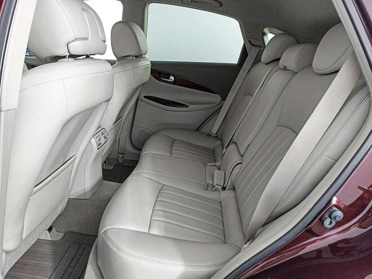 Infiniti QX50 2015 года с пробегом. Фото: #11