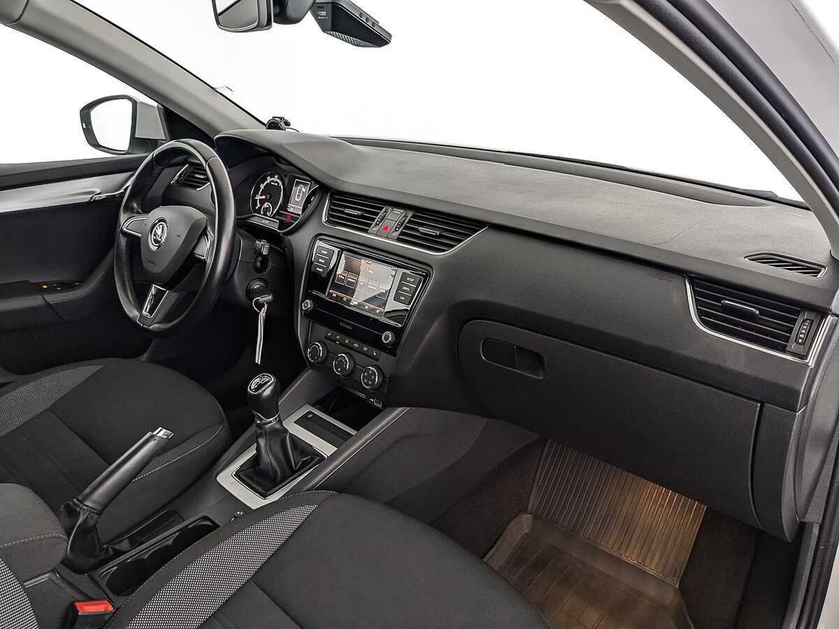 Skoda Octavia 2019 года с пробегом. Фото: #12
