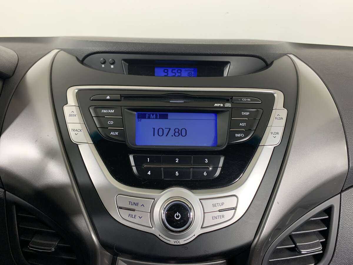 Hyundai Elantra 2011 года с пробегом. Фото: #10