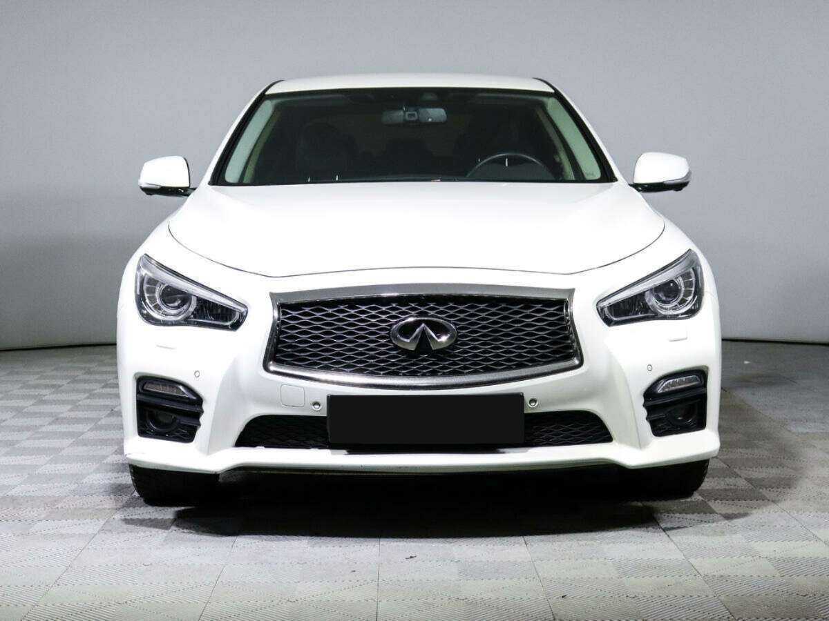 Infiniti Q50 2014 года с пробегом. Фото: #1