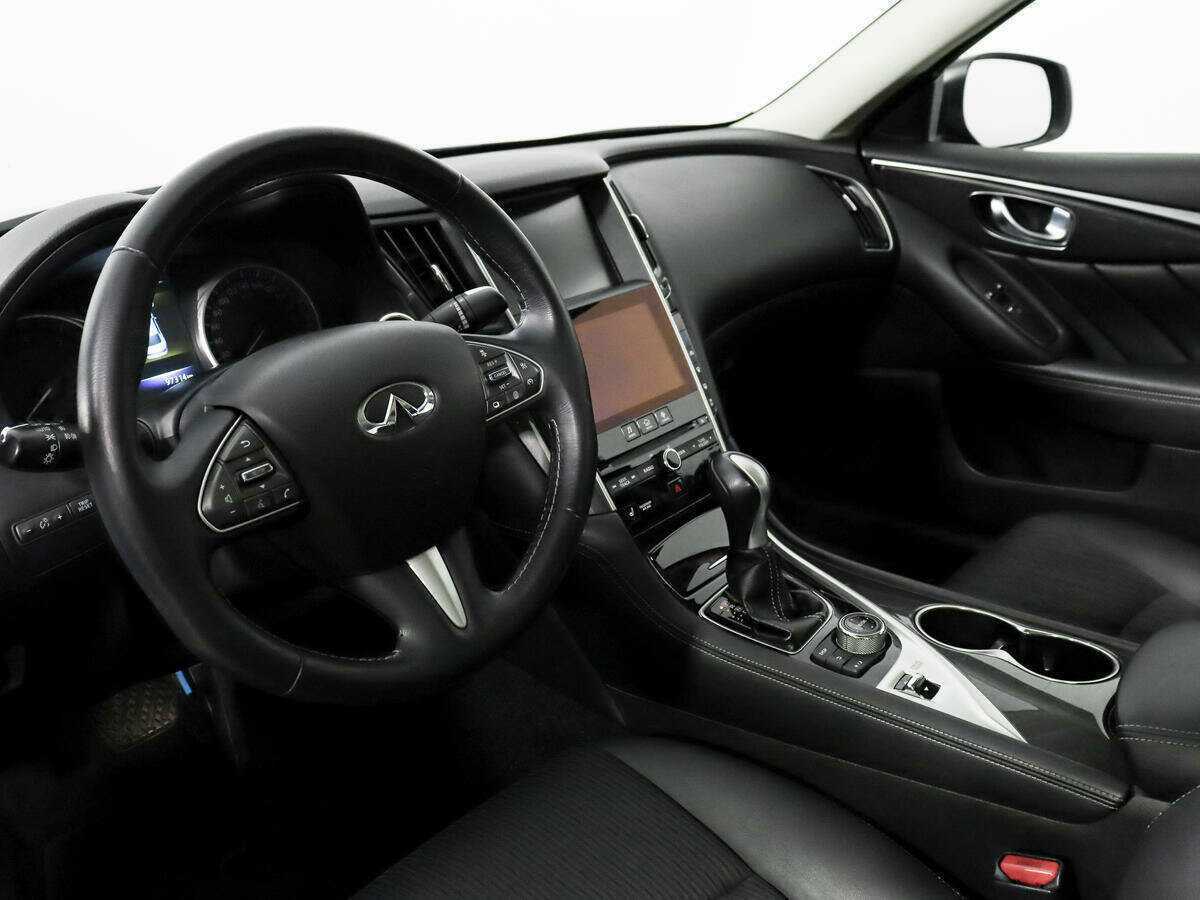 Infiniti Q50 2015 года с пробегом. Фото: #8