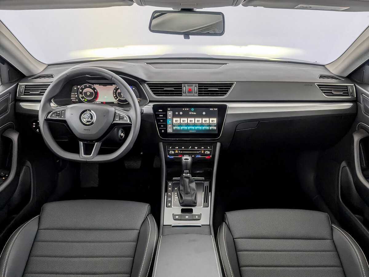 Skoda Superb 2024 года с пробегом. Фото: #12
