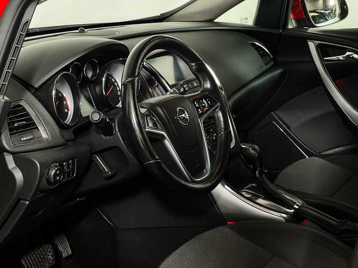 Opel Astra 2011 года с пробегом. Фото: #10