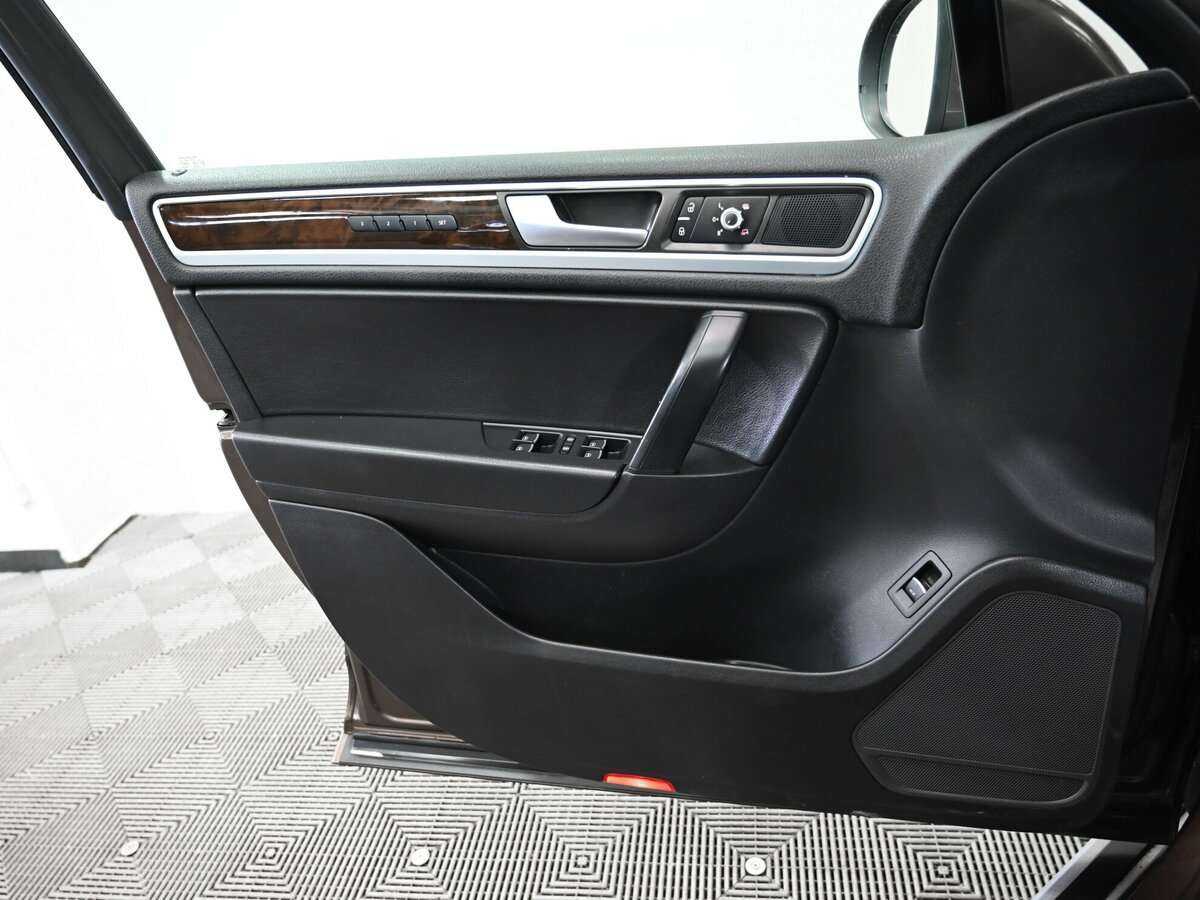 Volkswagen Touareg 2013 года с пробегом. Фото: #12