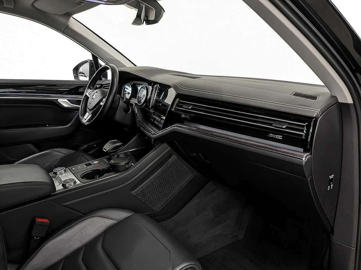 Volkswagen Touareg 2018 года с пробегом. Фото: #12