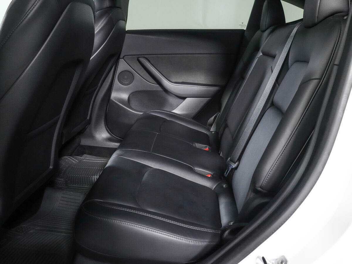 Tesla Model Y 2021 года с пробегом. Фото: #8