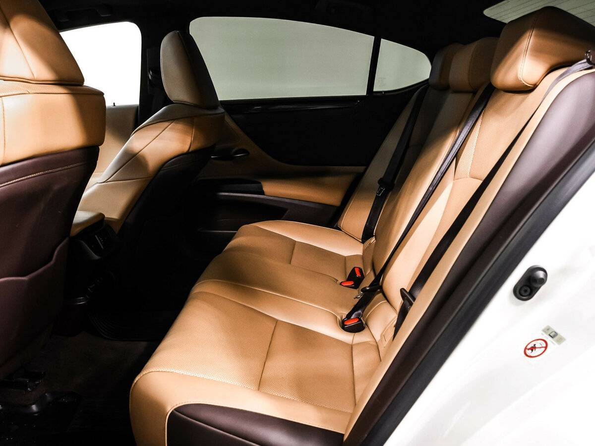 Lexus ES 2019 года с пробегом. Фото: #12