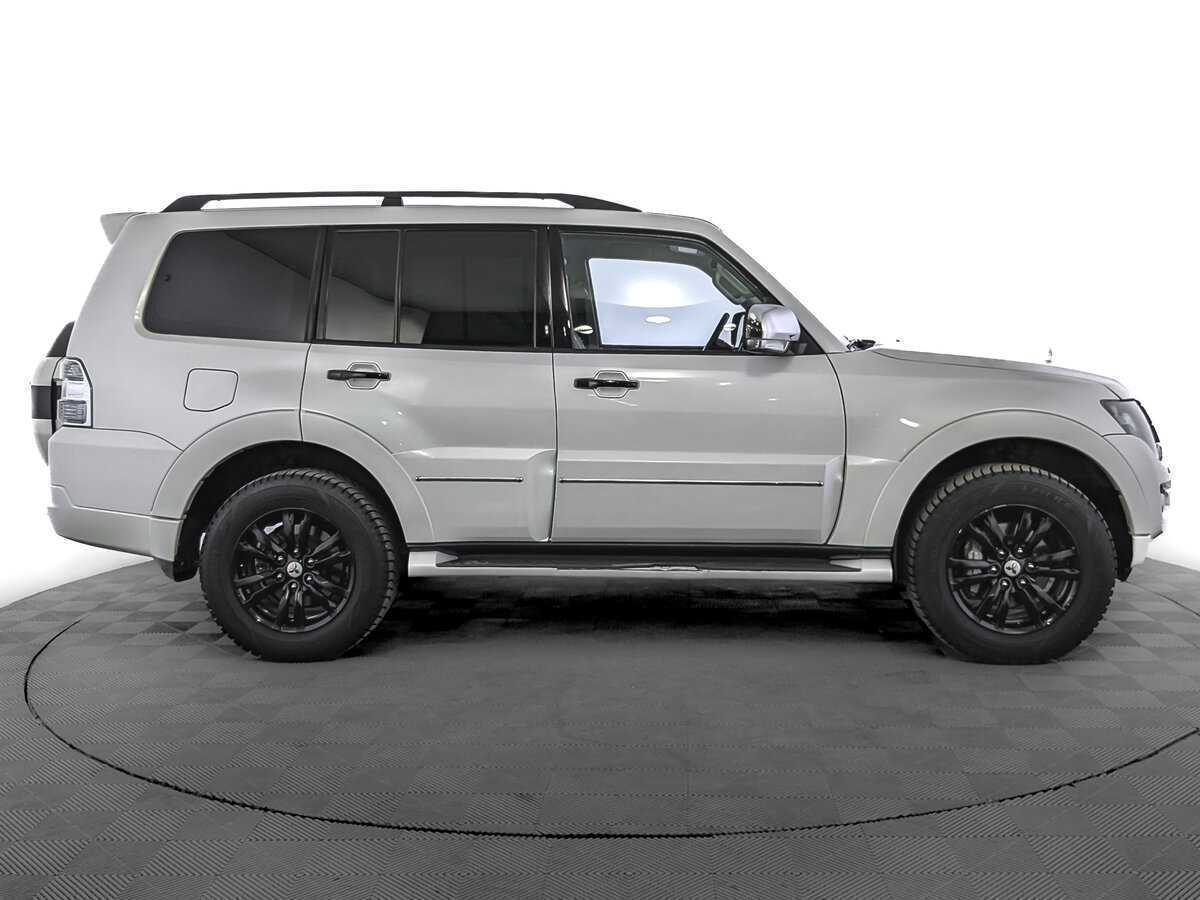 Mitsubishi Pajero 2019 года с пробегом. Фото: #3