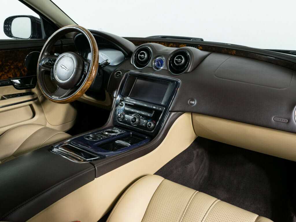 Jaguar XJ 2010 года с пробегом. Фото: #8