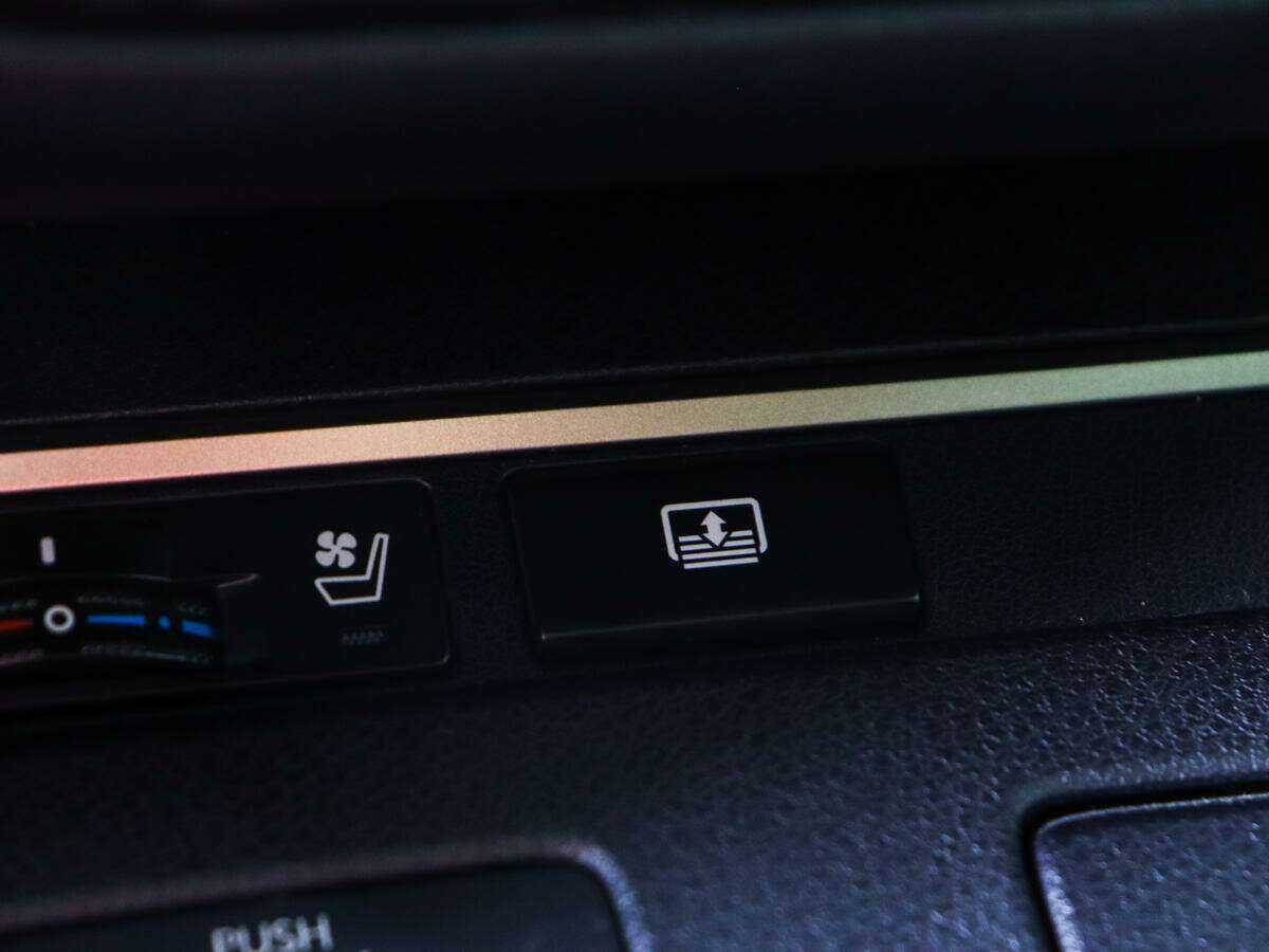 Lexus ES 2016 года с пробегом. Фото: #16