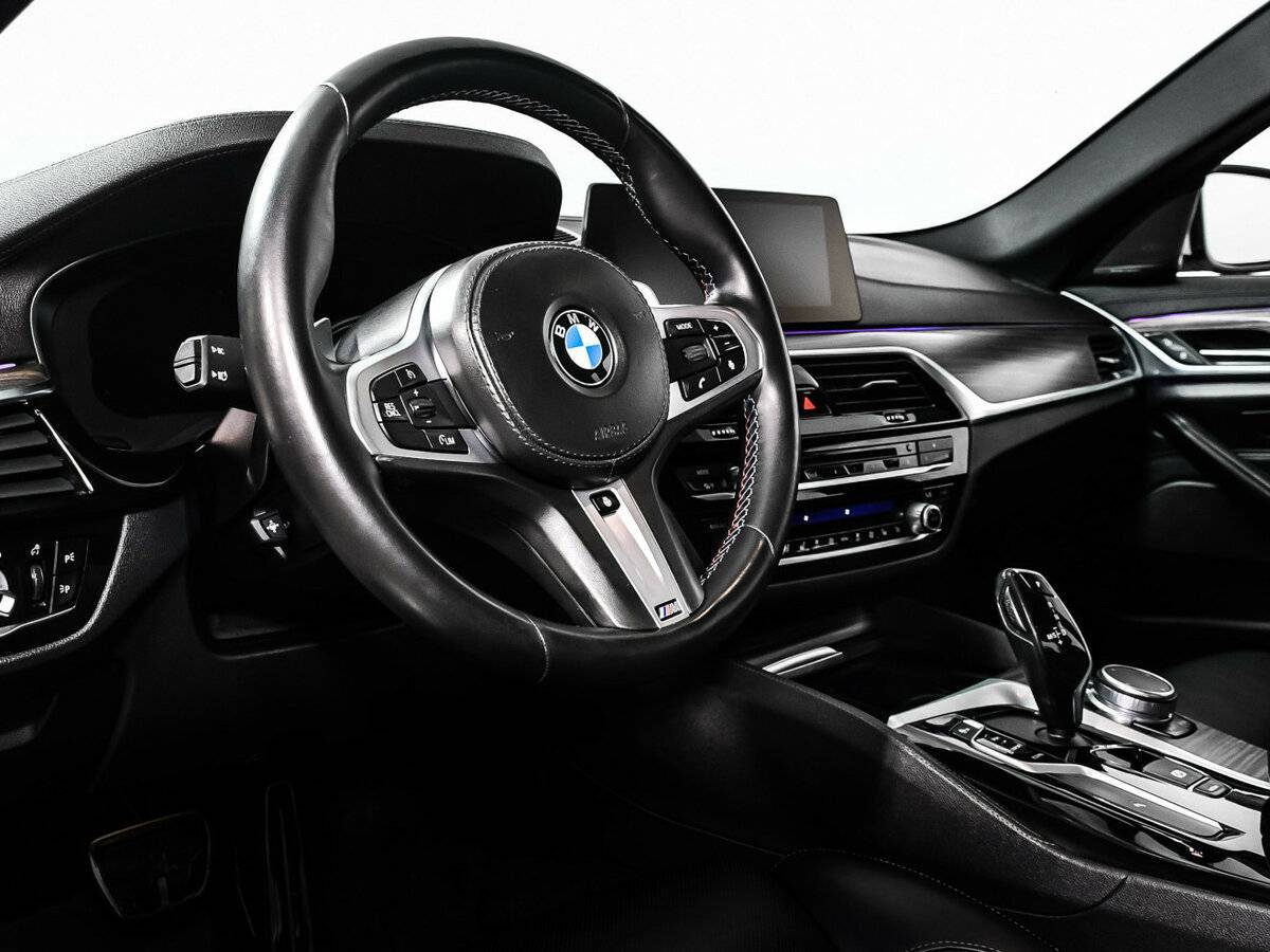 BMW 5 серии 2019 года с пробегом. Фото: #11