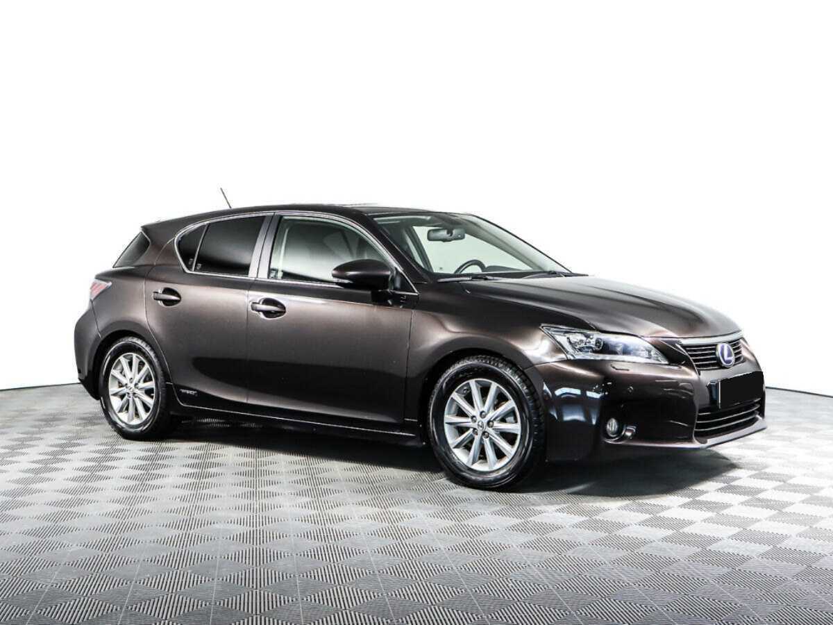 Lexus CT 2011 года с пробегом. Фото: #1