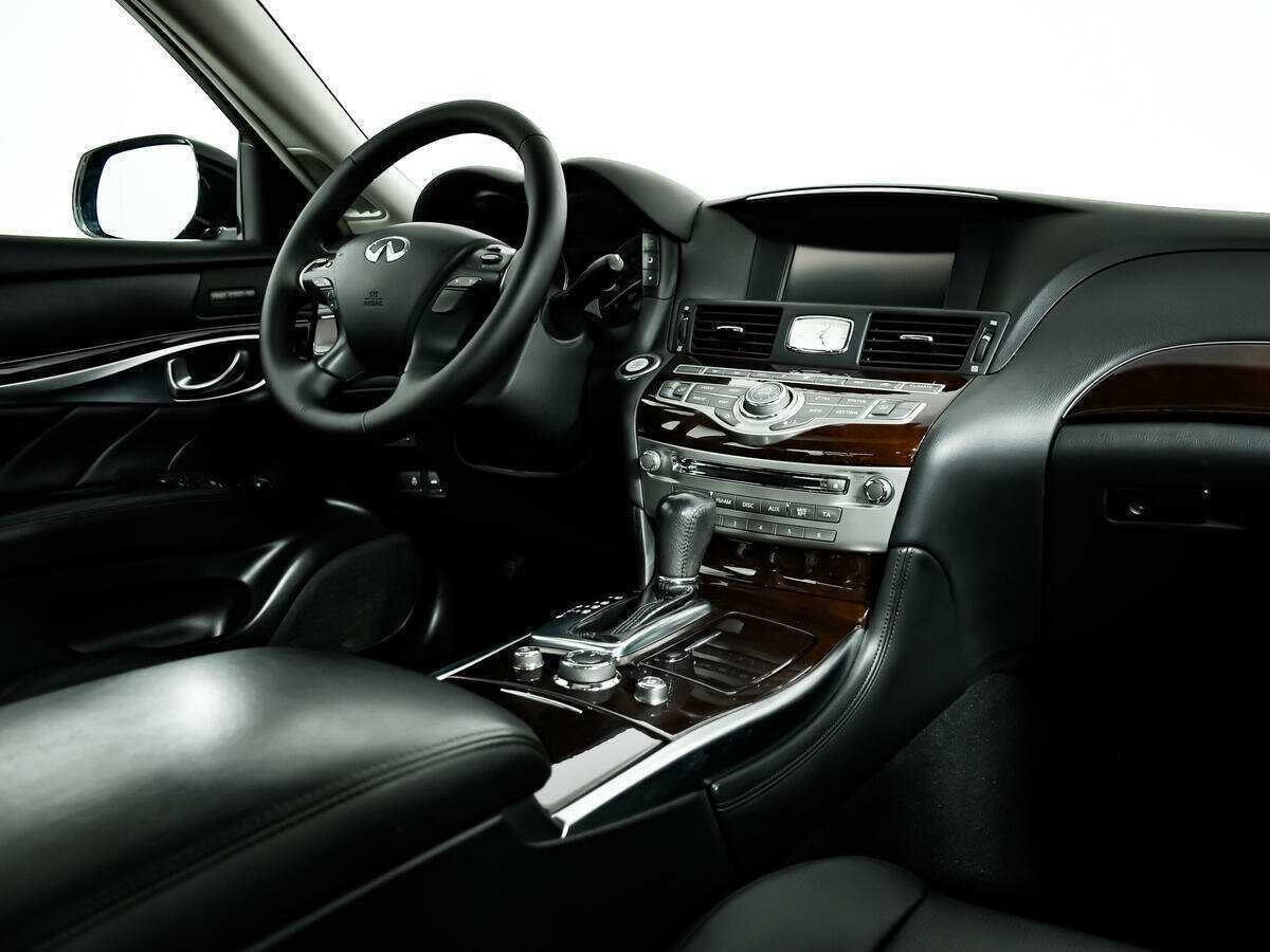 Infiniti Q70 2016 года с пробегом. Фото: #8