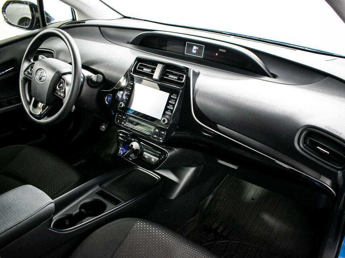Toyota Prius 2020 года с пробегом. Фото: #6