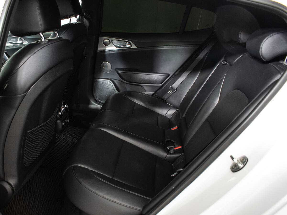 Kia Stinger 2018 года с пробегом. Фото: #9