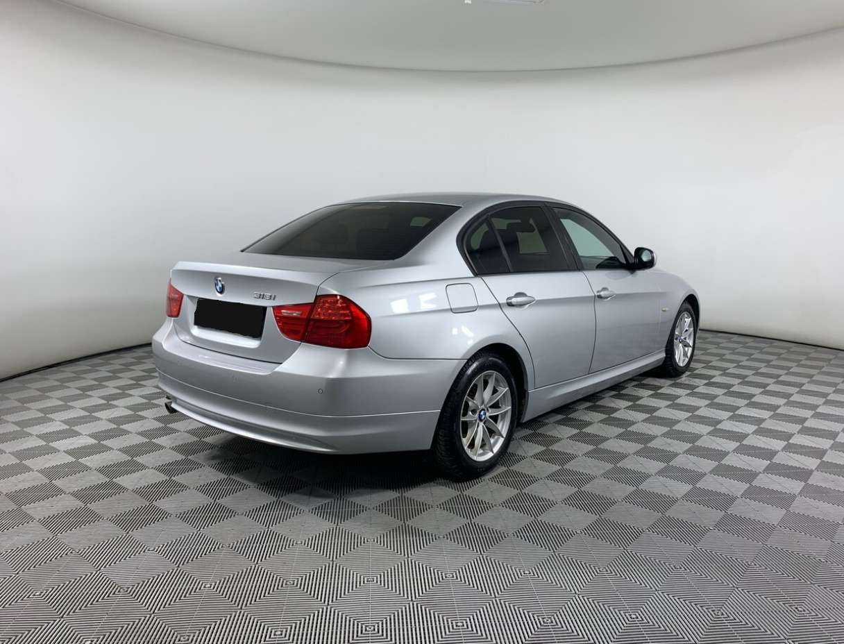 BMW 3 серии 2011 года с пробегом. Фото: #4