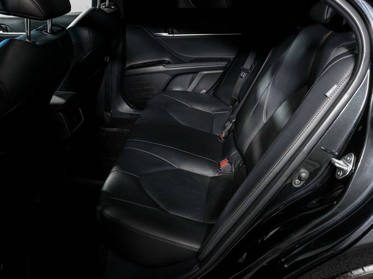 Toyota Camry 2023 года с пробегом. Фото: #9