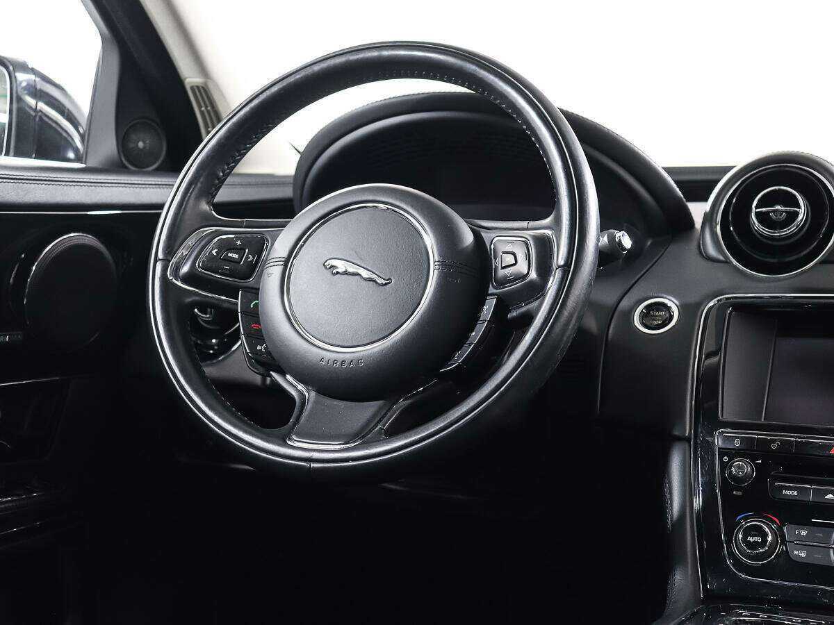 Jaguar XJ 2013 года с пробегом. Фото: #13