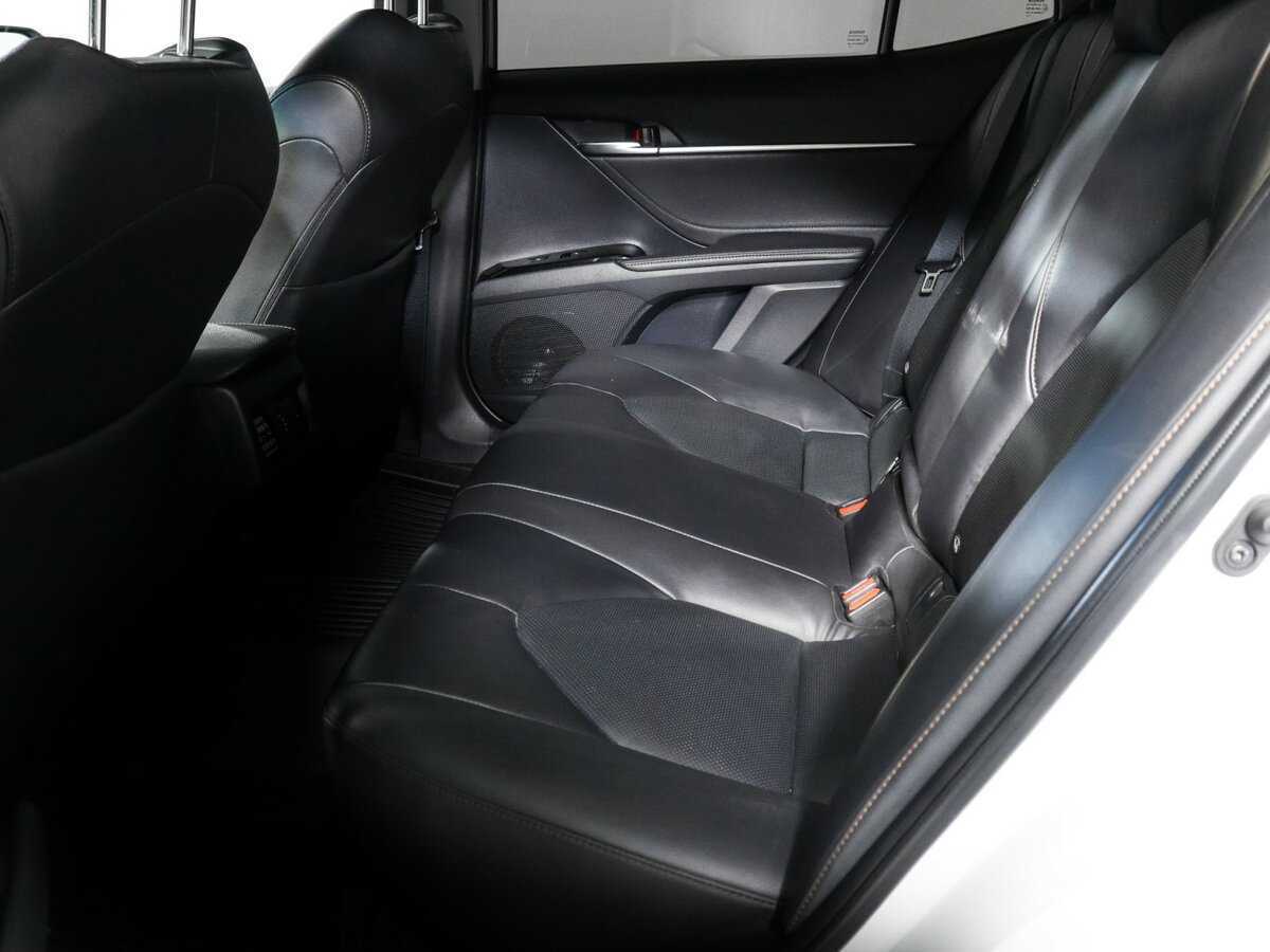 Toyota Camry 2019 года с пробегом. Фото: #6