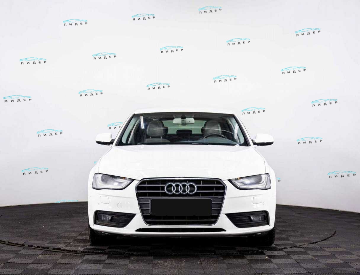 Б/У Ауди А4 2012 года. Фото: #1
