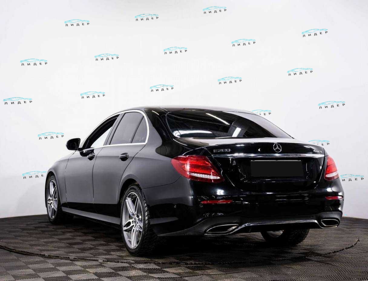 Б/У Мерседес-Бенц Е-Класс 2017 года. Фото: #3
