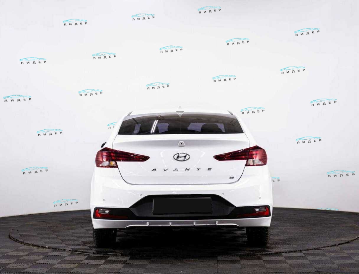 Б/У Хендай Аванте 2018 года. Фото: #4