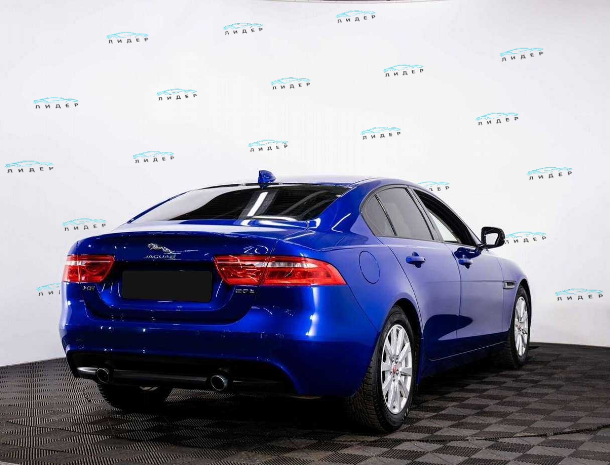 Б/У Ягуар ИксЕ 2017 года. Фото: #5