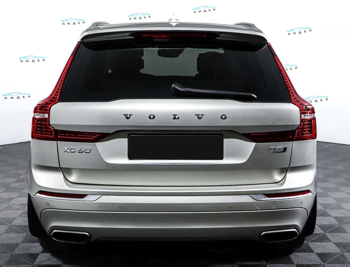 Б/У Вольво ИксЦ60 2021 года. Фото: #5