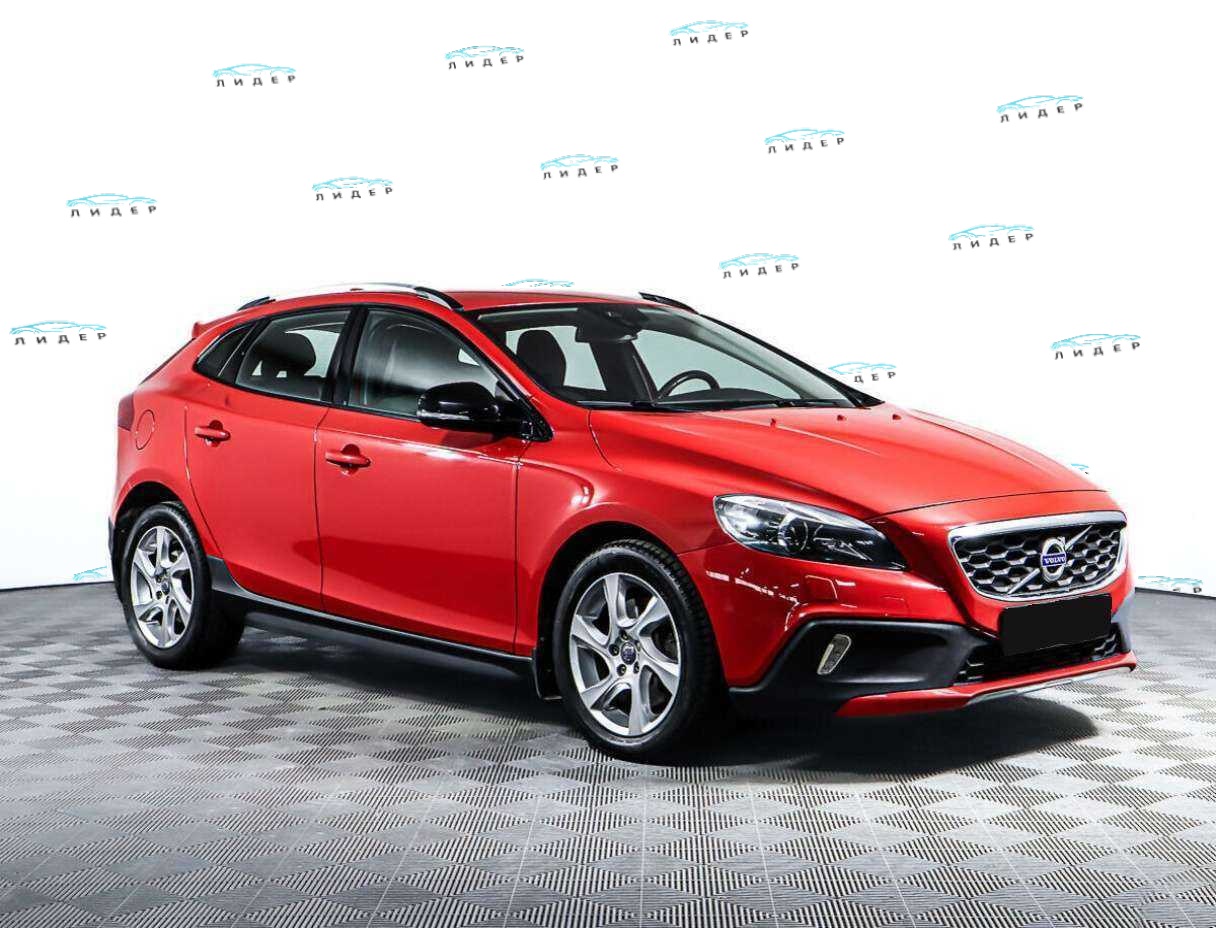 Б/У Вольво В40 Кросс Кантри 2013 года. Фото: #2