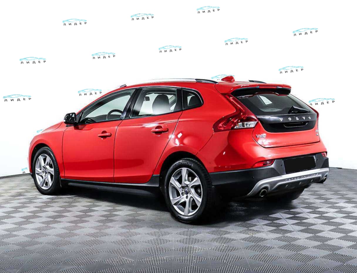 Б/У Вольво В40 Кросс Кантри 2013 года. Фото: #6