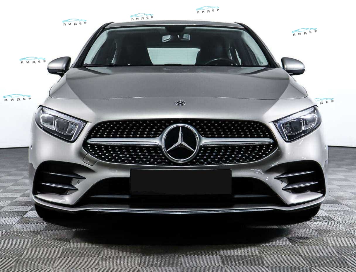 Б/У Мерседес-Бенц А-Класс 2019 года. Фото: #1