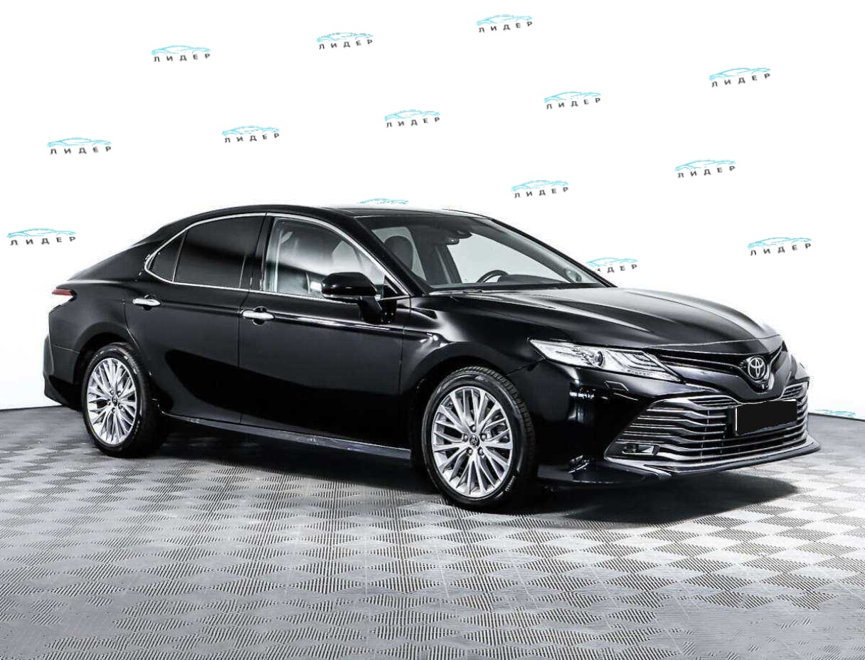 Б/У Тойота Камри 2019 года. Фото: #2