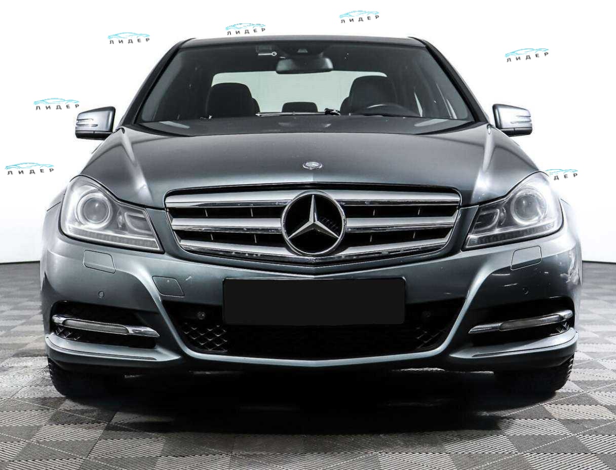 Б/У Мерседес-Бенц Ц-Класс 2011 года. Фото: #1