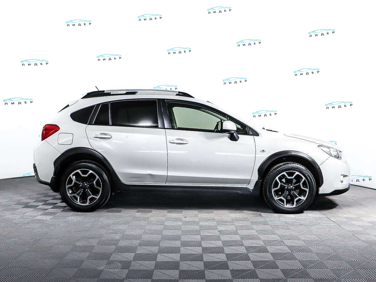 Б/У Субару ИксВи 2012 года. Фото: #3