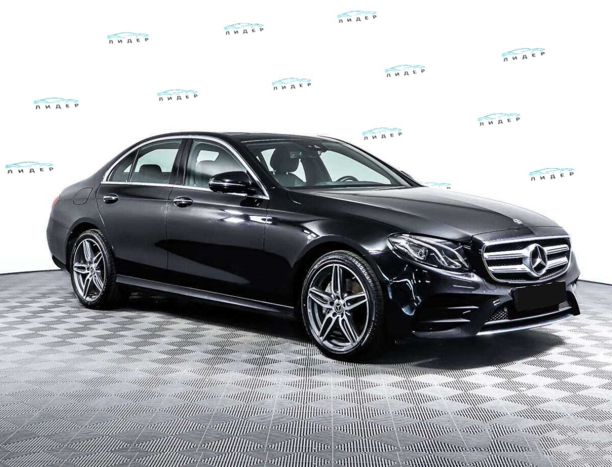 Б/У Мерседес-Бенц Е-Класс 2017 года. Фото: #2
