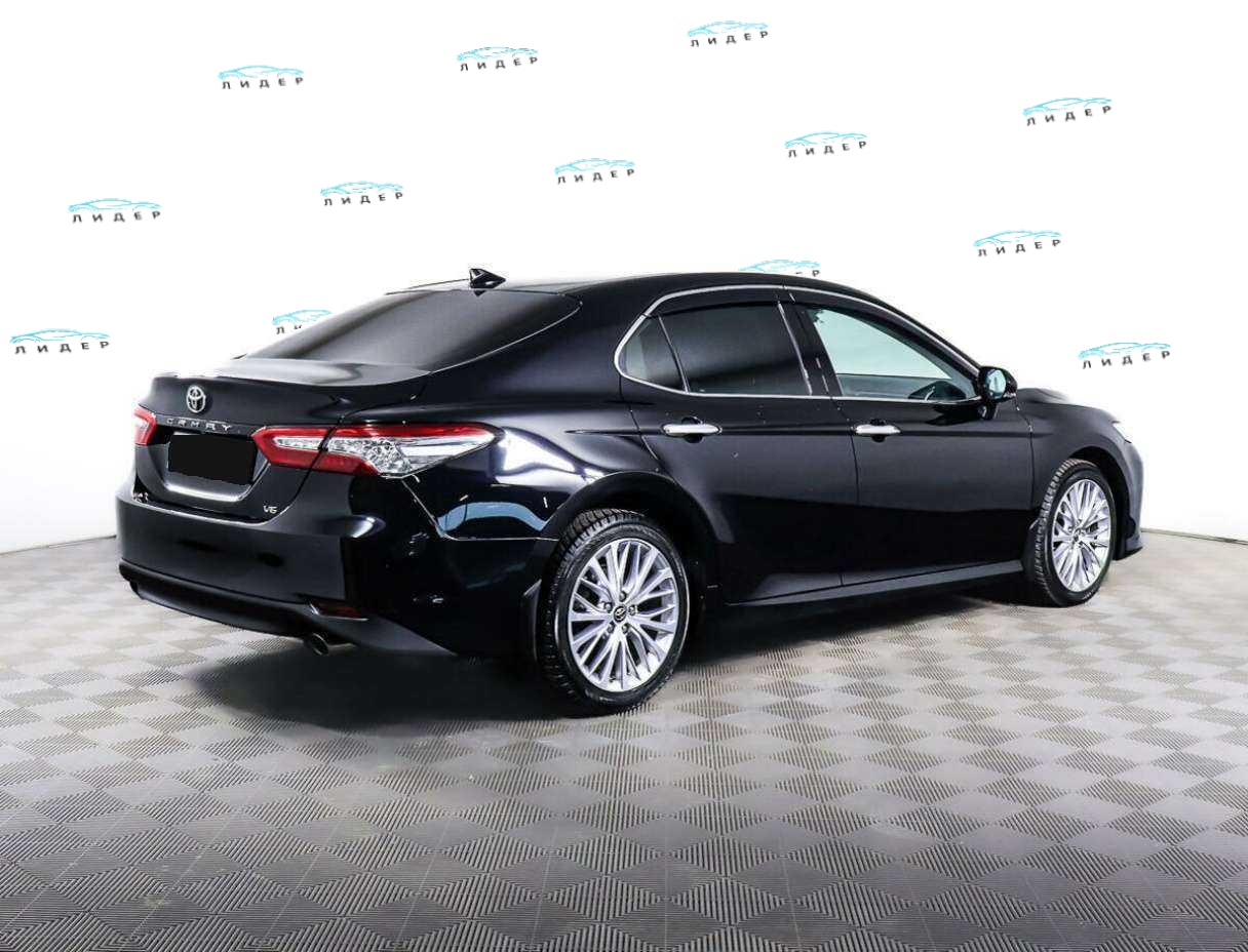 Б/У Тойота Камри 2019 года. Фото: #4