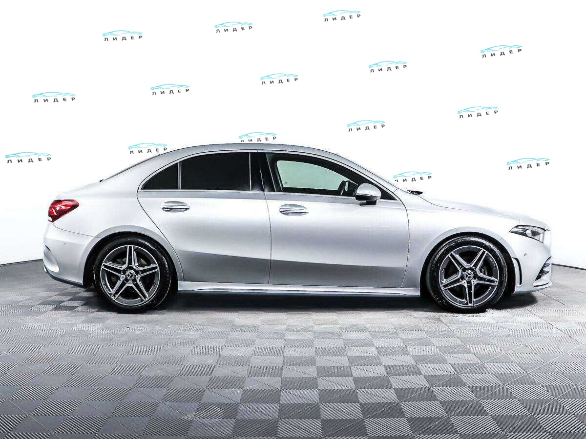 Б/У Мерседес-Бенц А-Класс 2019 года. Фото: #3