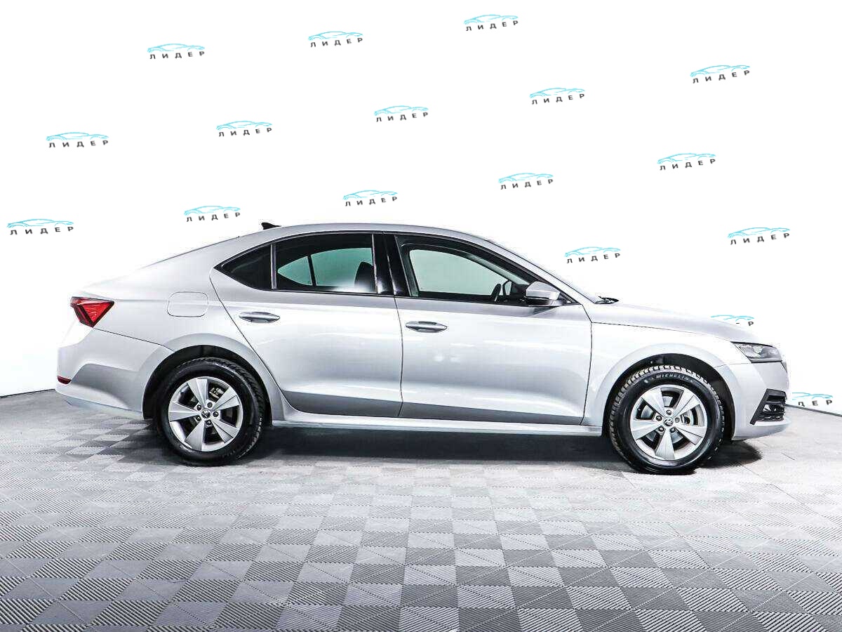 Б/У Шкода Октавия 2020 года. Фото: #3