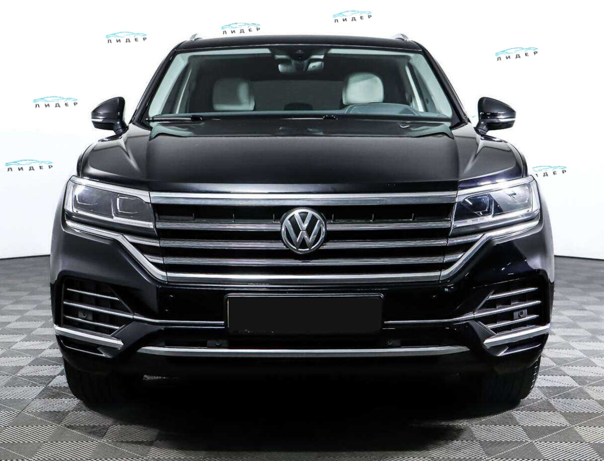 Б/У Фольксваген Туарег 2020 года. Фото: #1